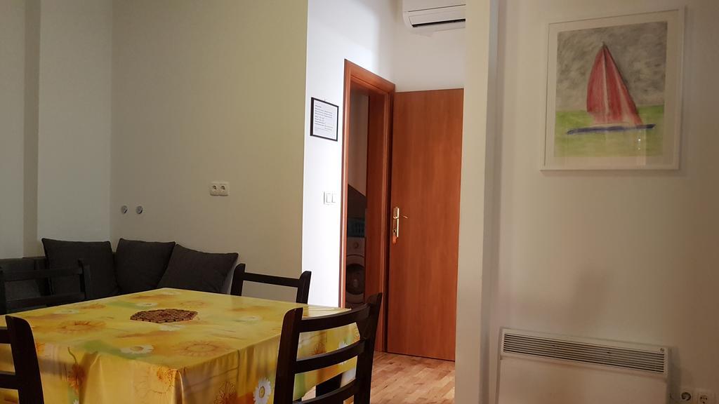 Apartments Jaksic Postira Exterior foto