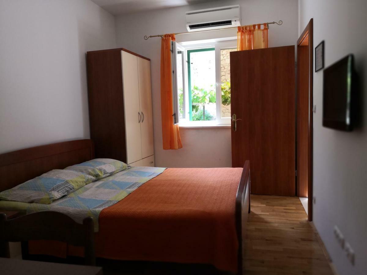 Apartments Jaksic Postira Exterior foto