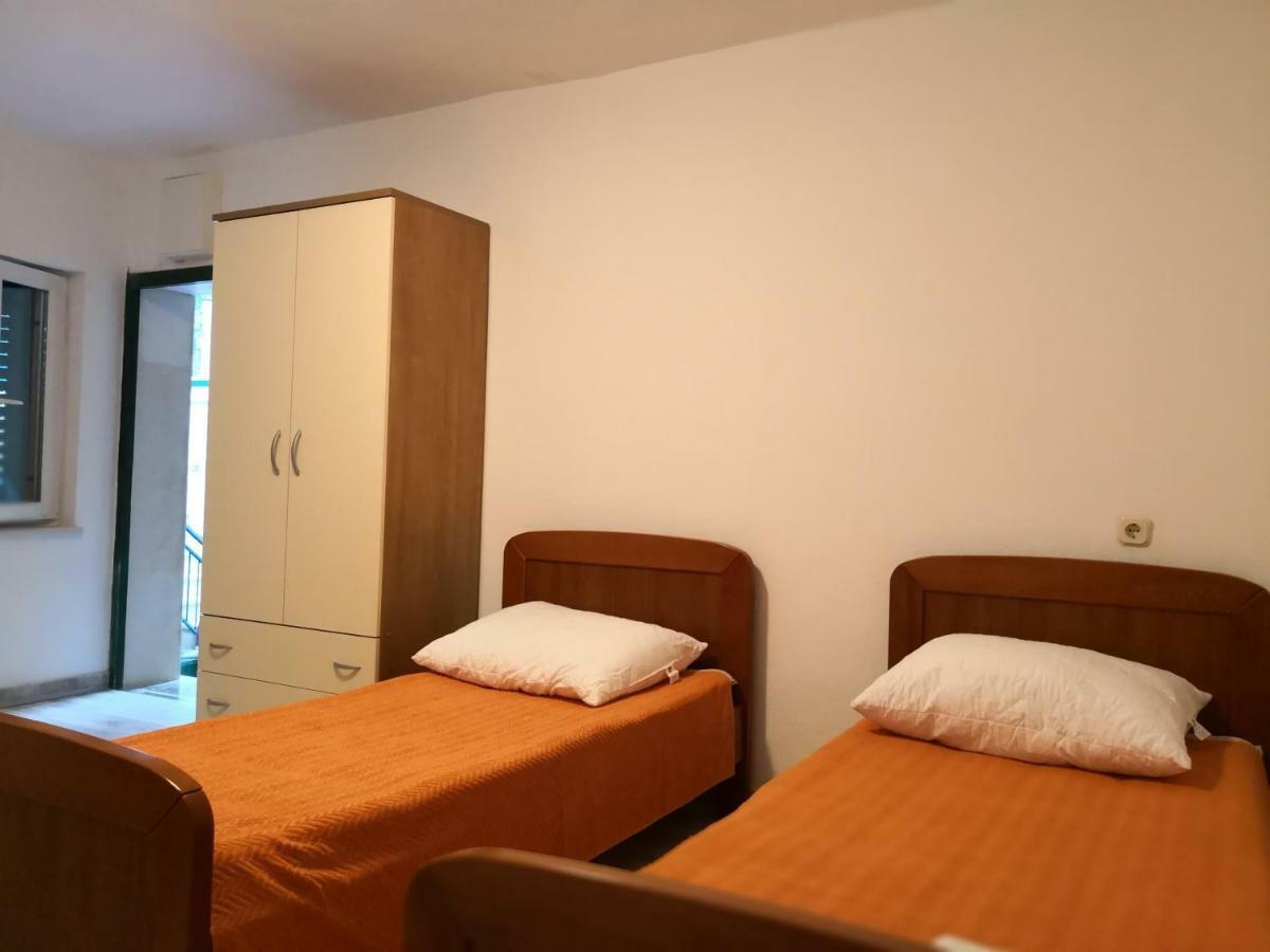 Apartments Jaksic Postira Exterior foto
