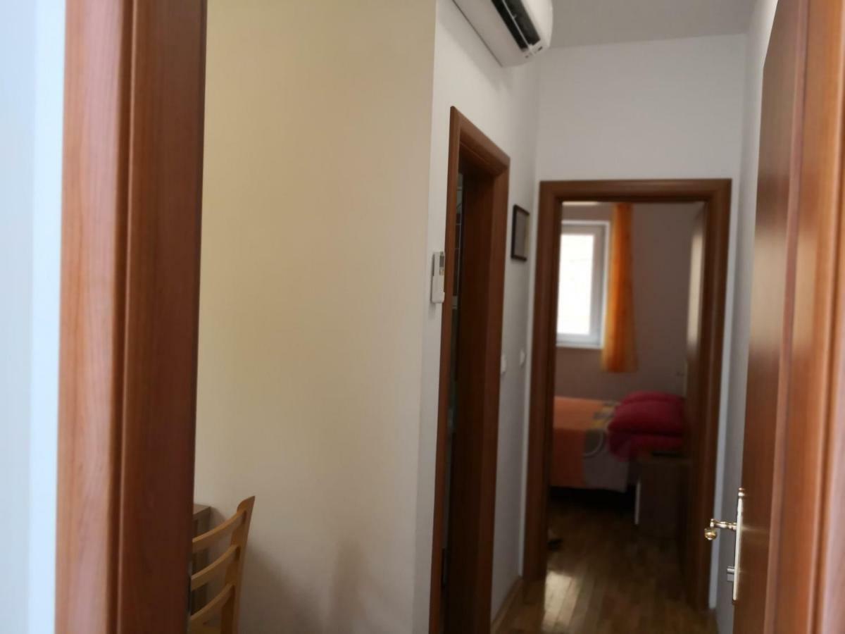 Apartments Jaksic Postira Exterior foto