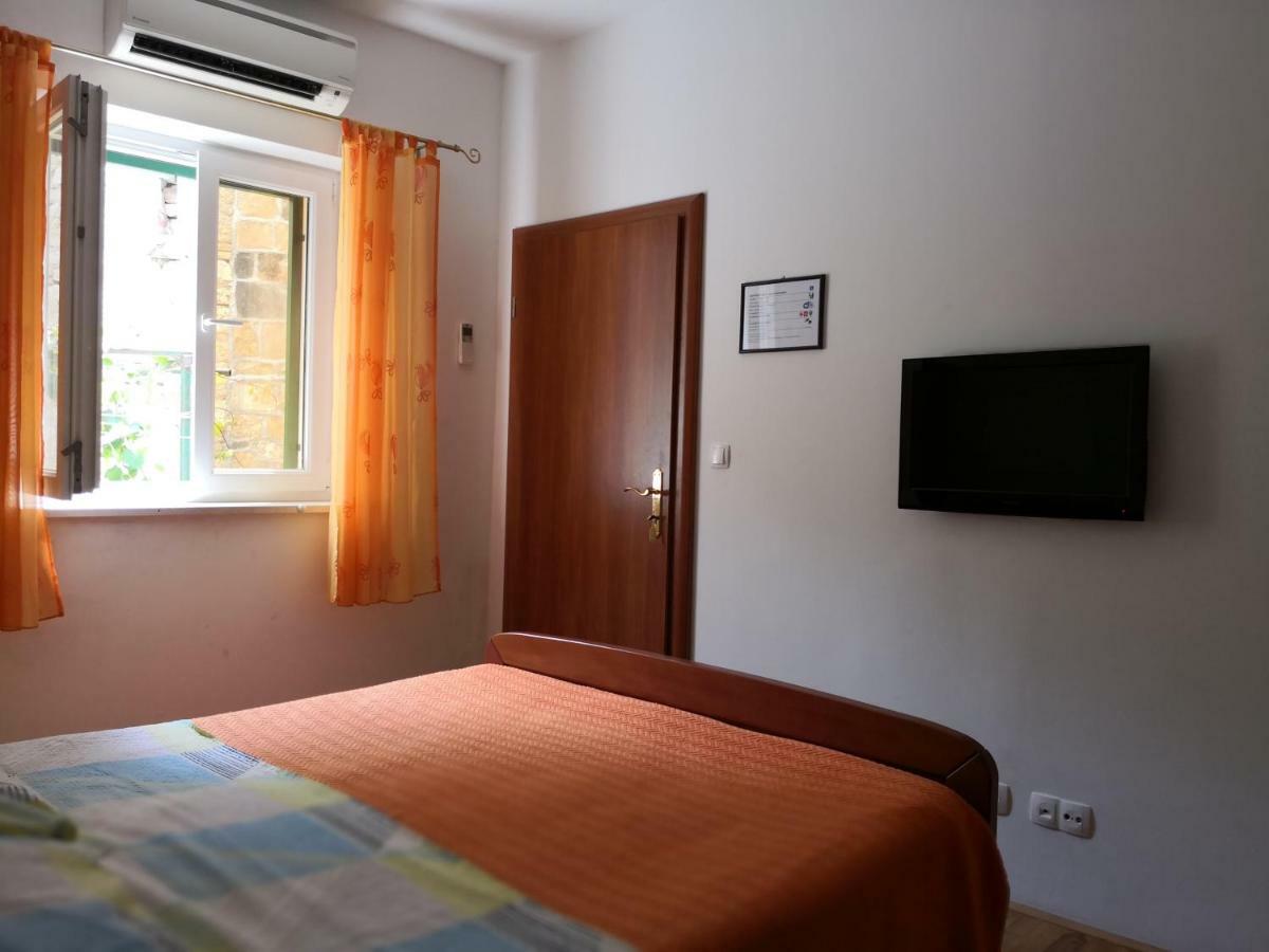 Apartments Jaksic Postira Exterior foto