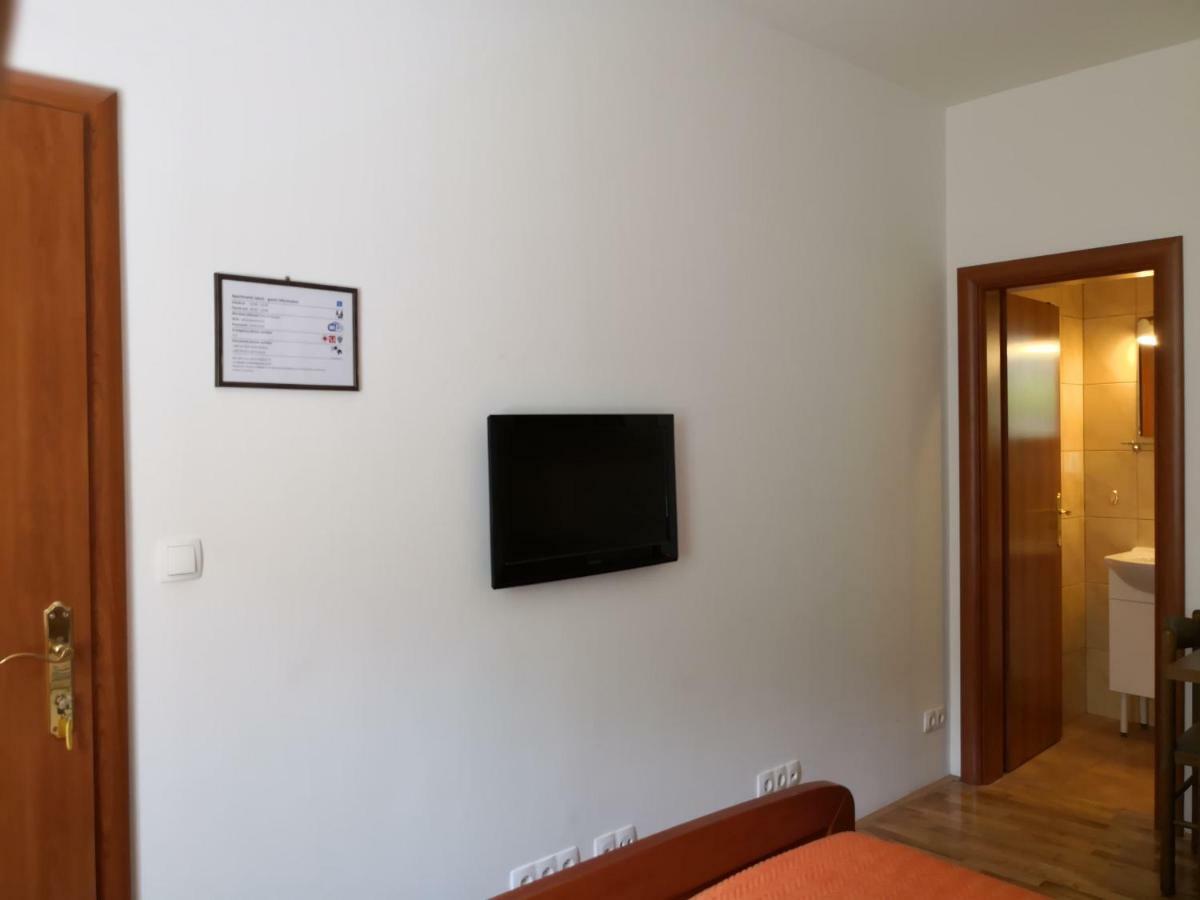 Apartments Jaksic Postira Exterior foto